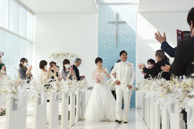 神戸の港町　海を見渡せる開放的な空間で迎える結婚式